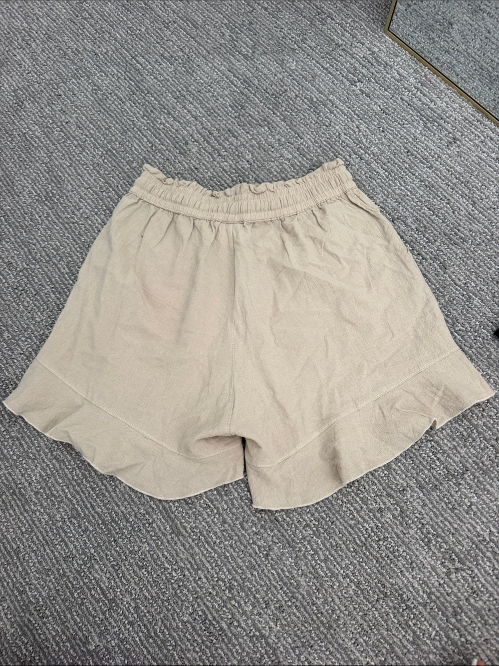 Beige Ruffle Hem Drawstring Shorts - Picture 3 of 4